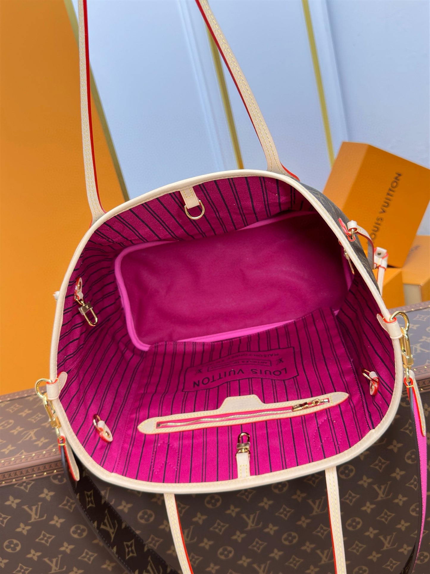 Louis Vuitton Neverfull Bandouliere Inside Out MM