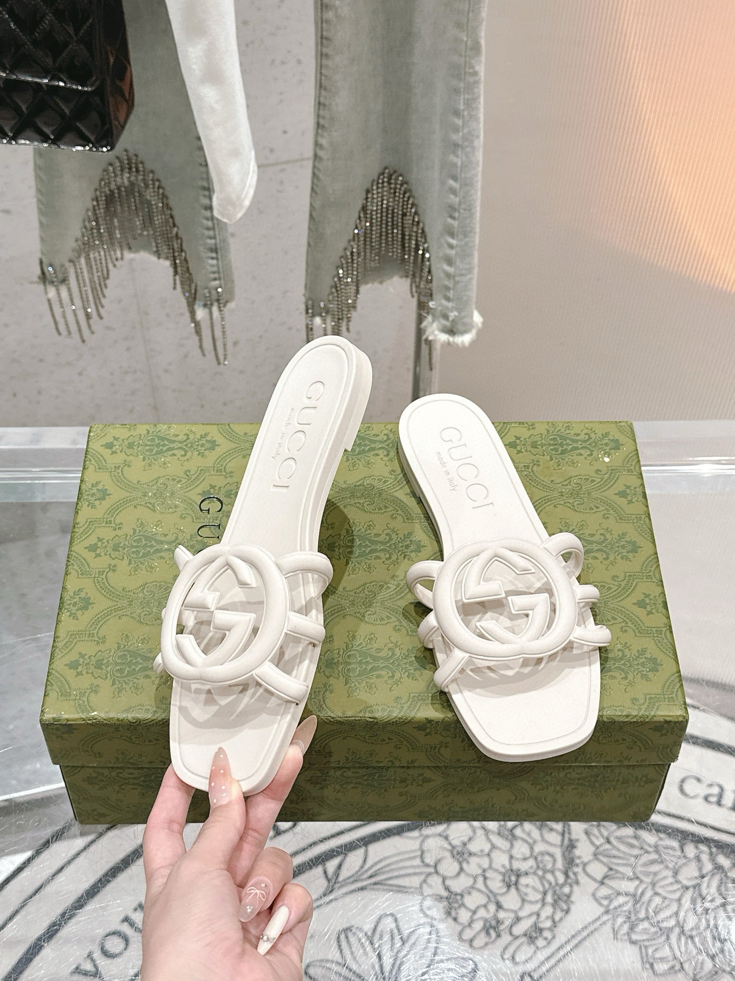 Interlocking G Slide Sandal