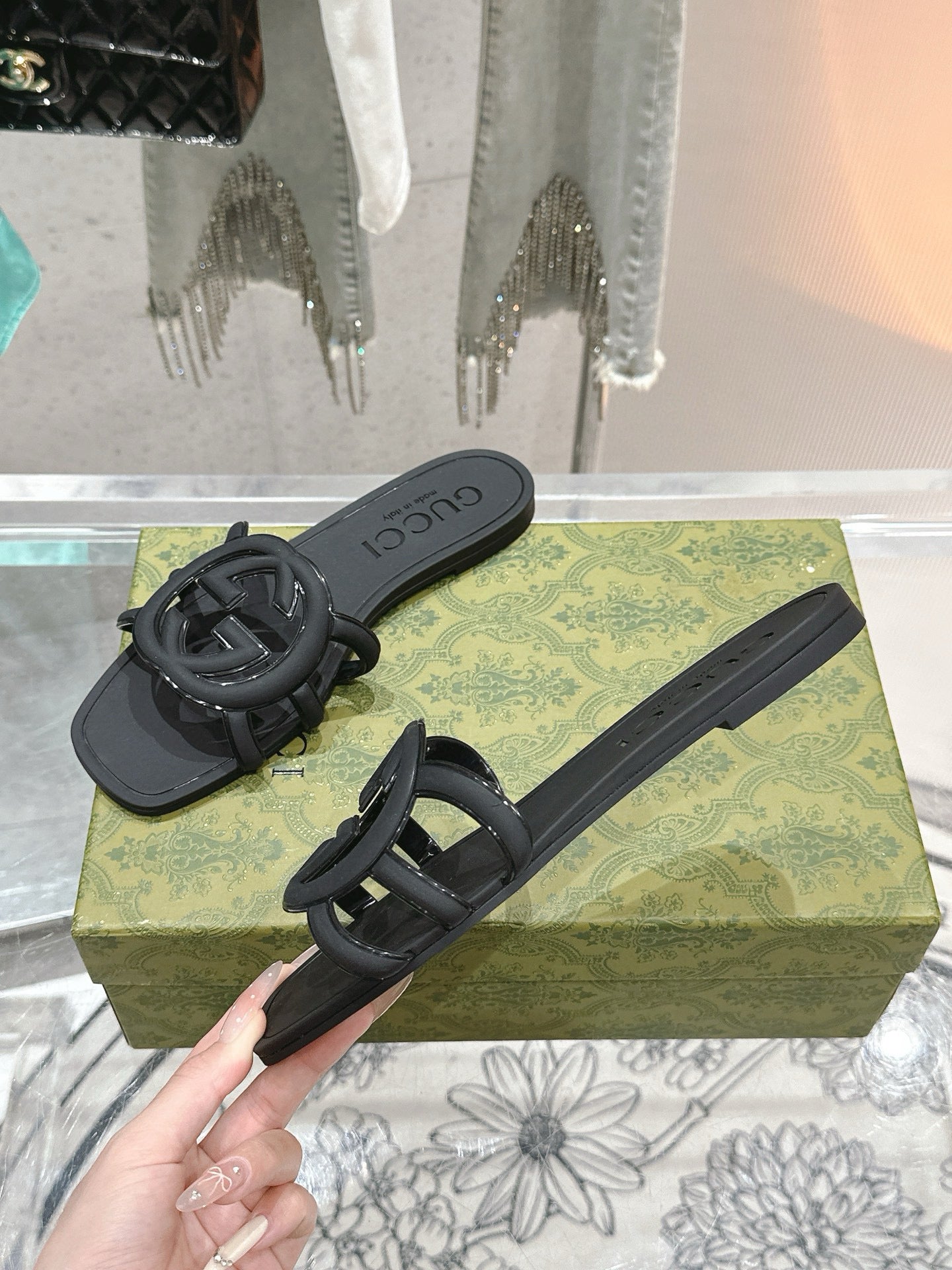 Interlocking G Slide Sandal
