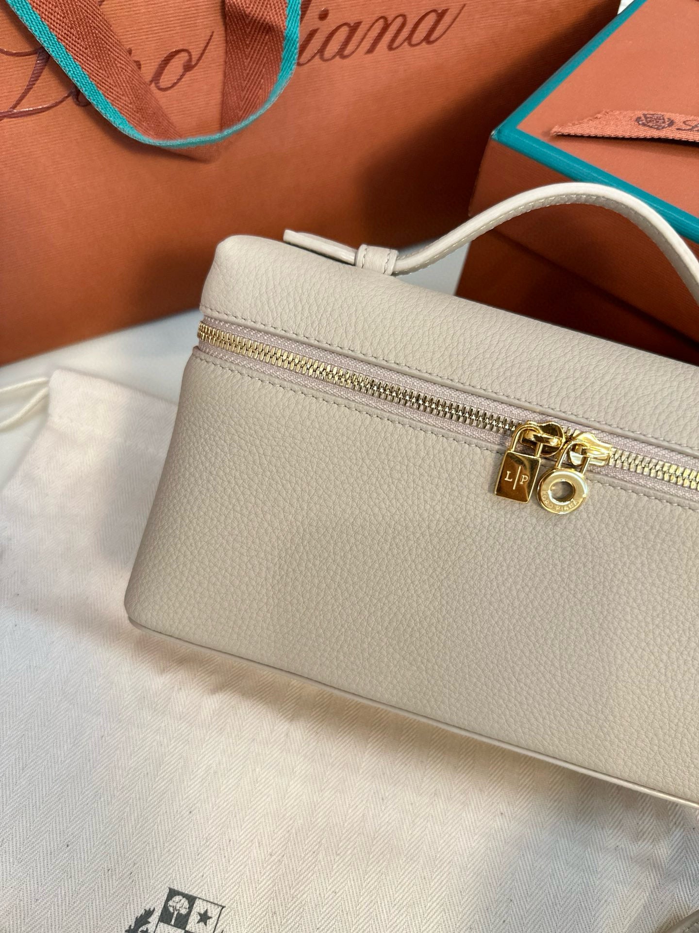 Loro Piana Extra Pocket L19