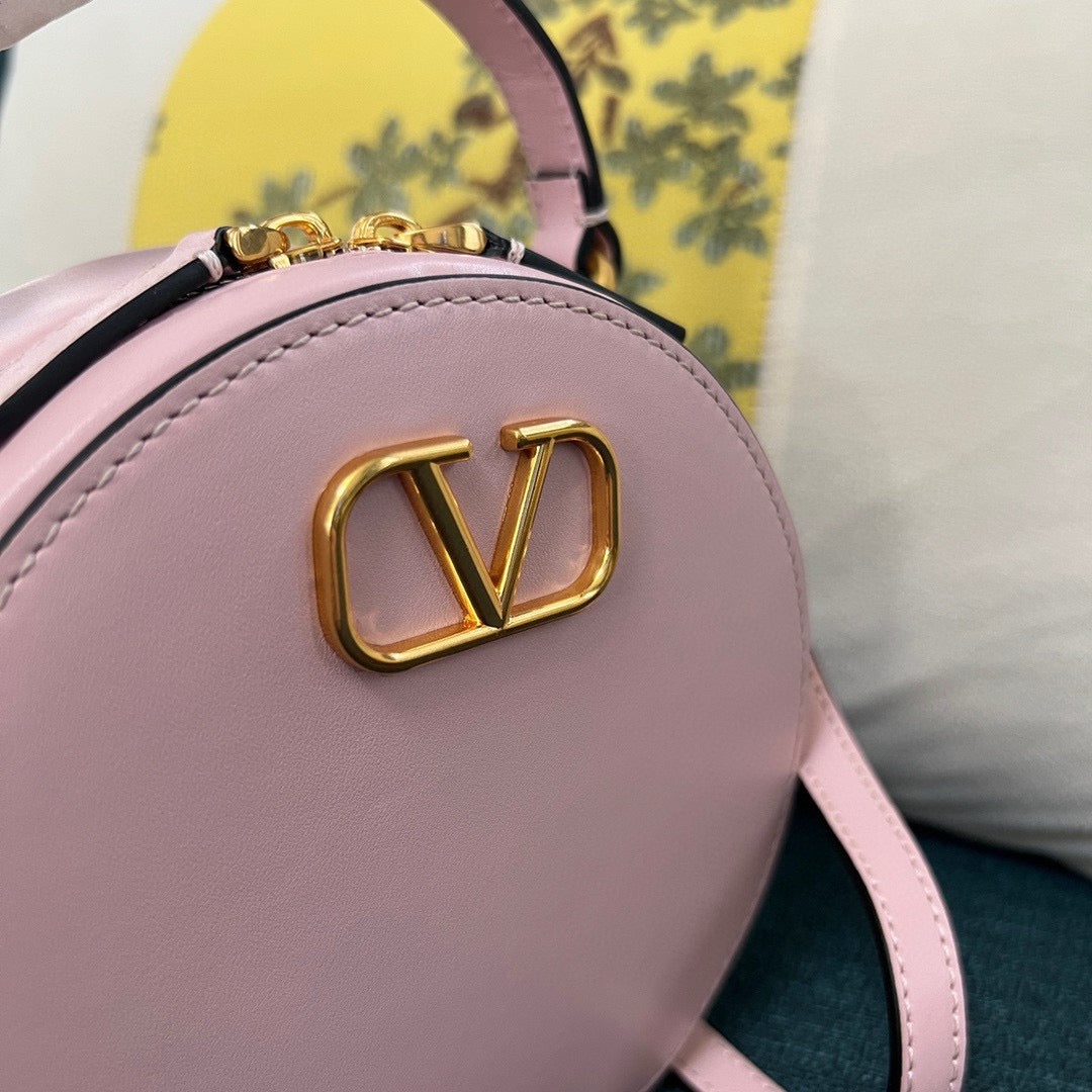 Valentino Vlogo