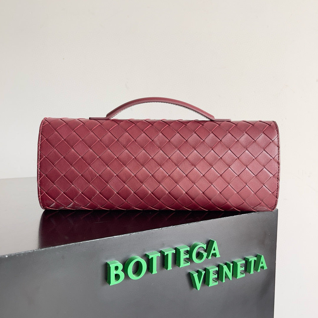 Bottega Veneta Andiamo Clutch