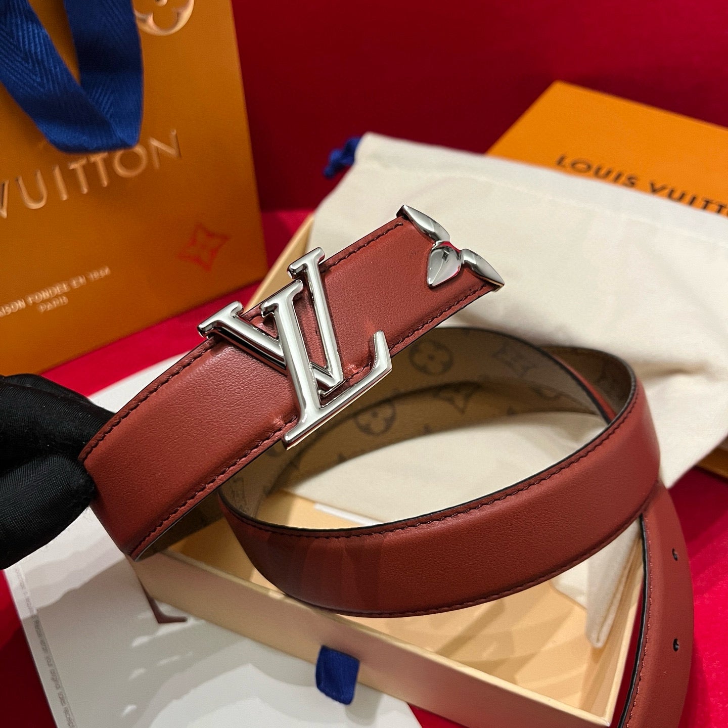 Louis Vuitton Pretty Lv 30 mm Reversible Belt