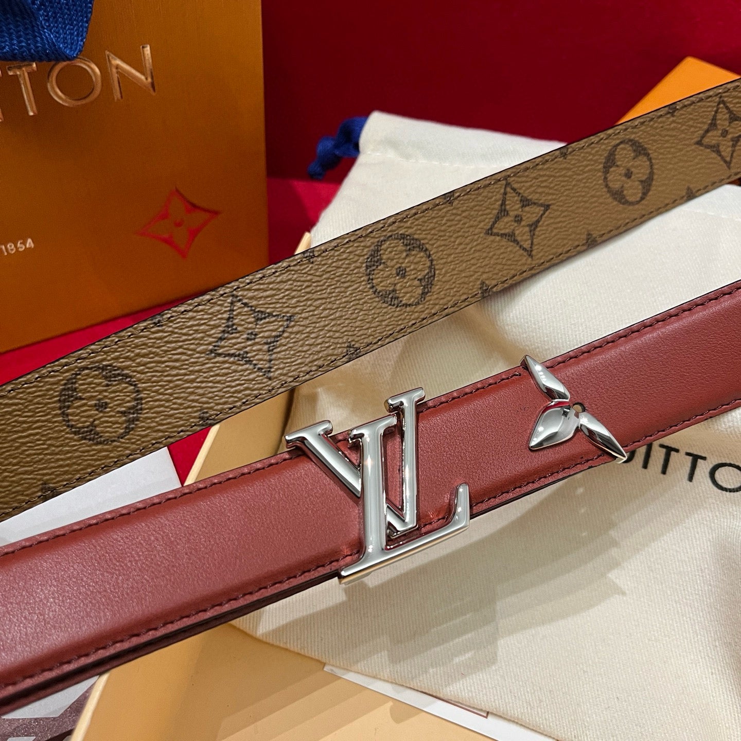 Louis Vuitton Pretty Lv 30 mm Reversible Belt