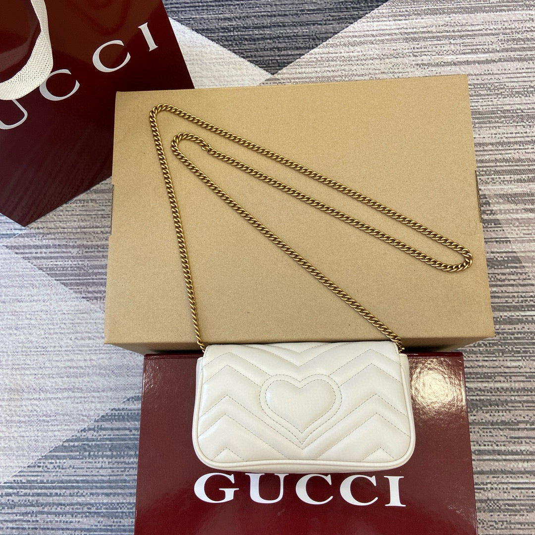 Gucci GG Marmont Super Mini