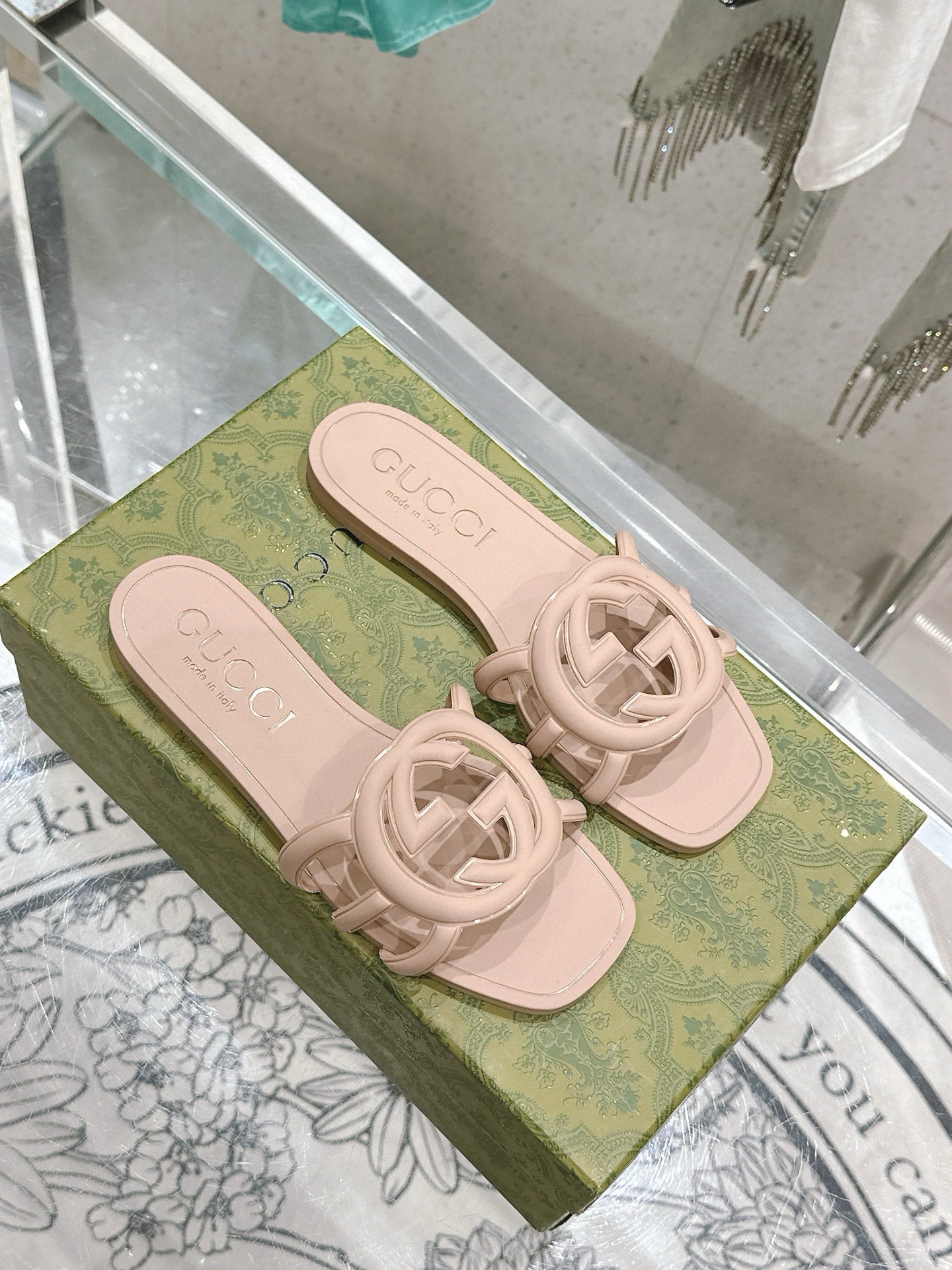 Interlocking G Slide Sandal