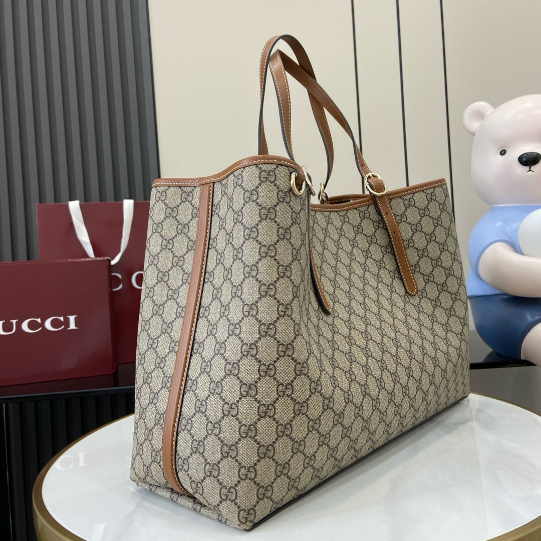 Gucci Emblem Medium Tote Bag