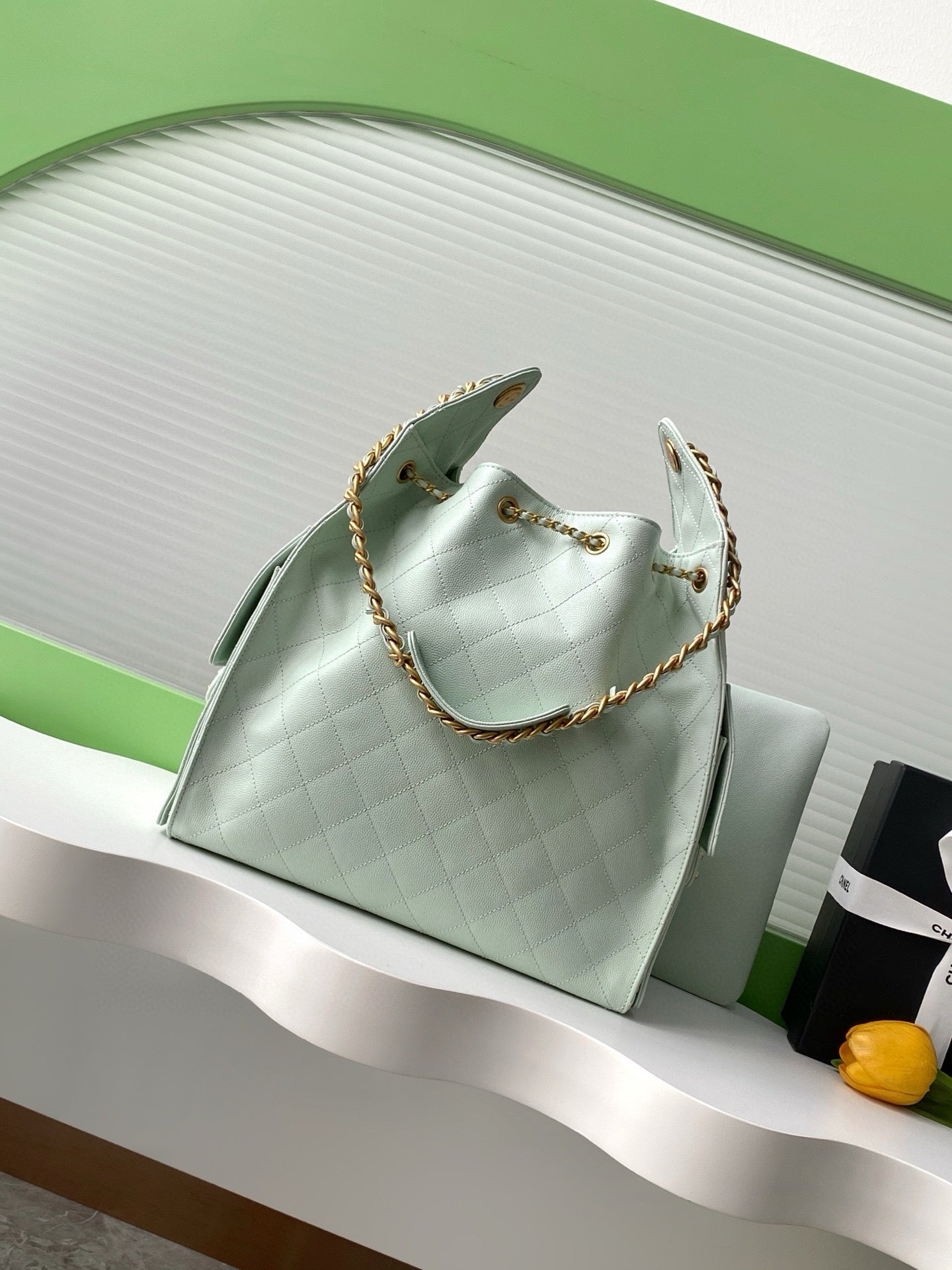 Large 25 Handbag