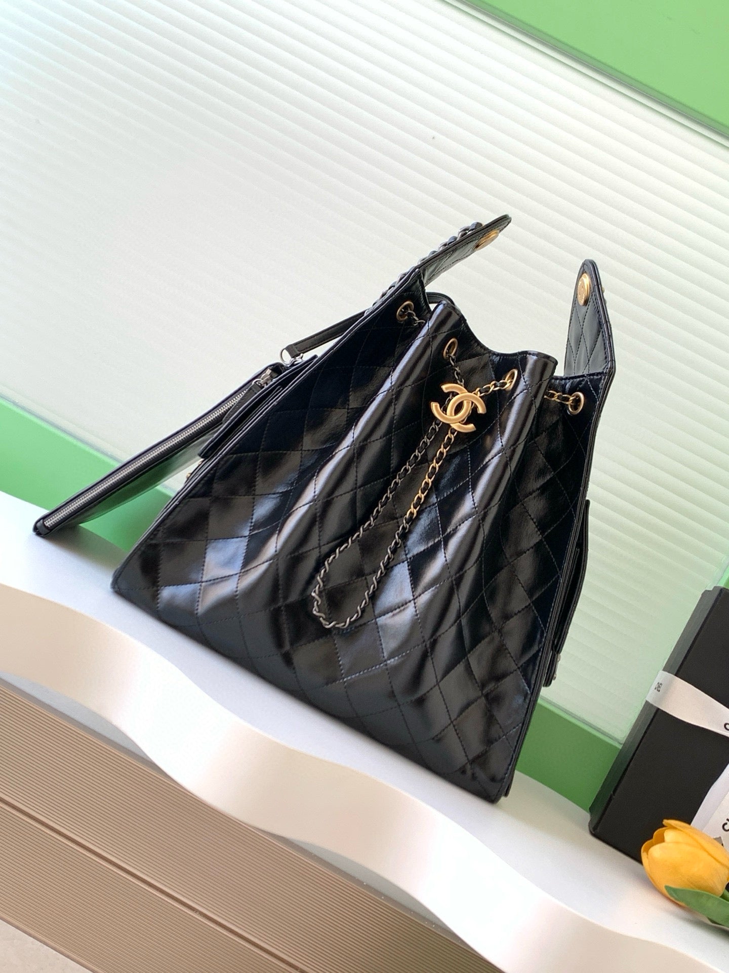 Large 25 Handbag