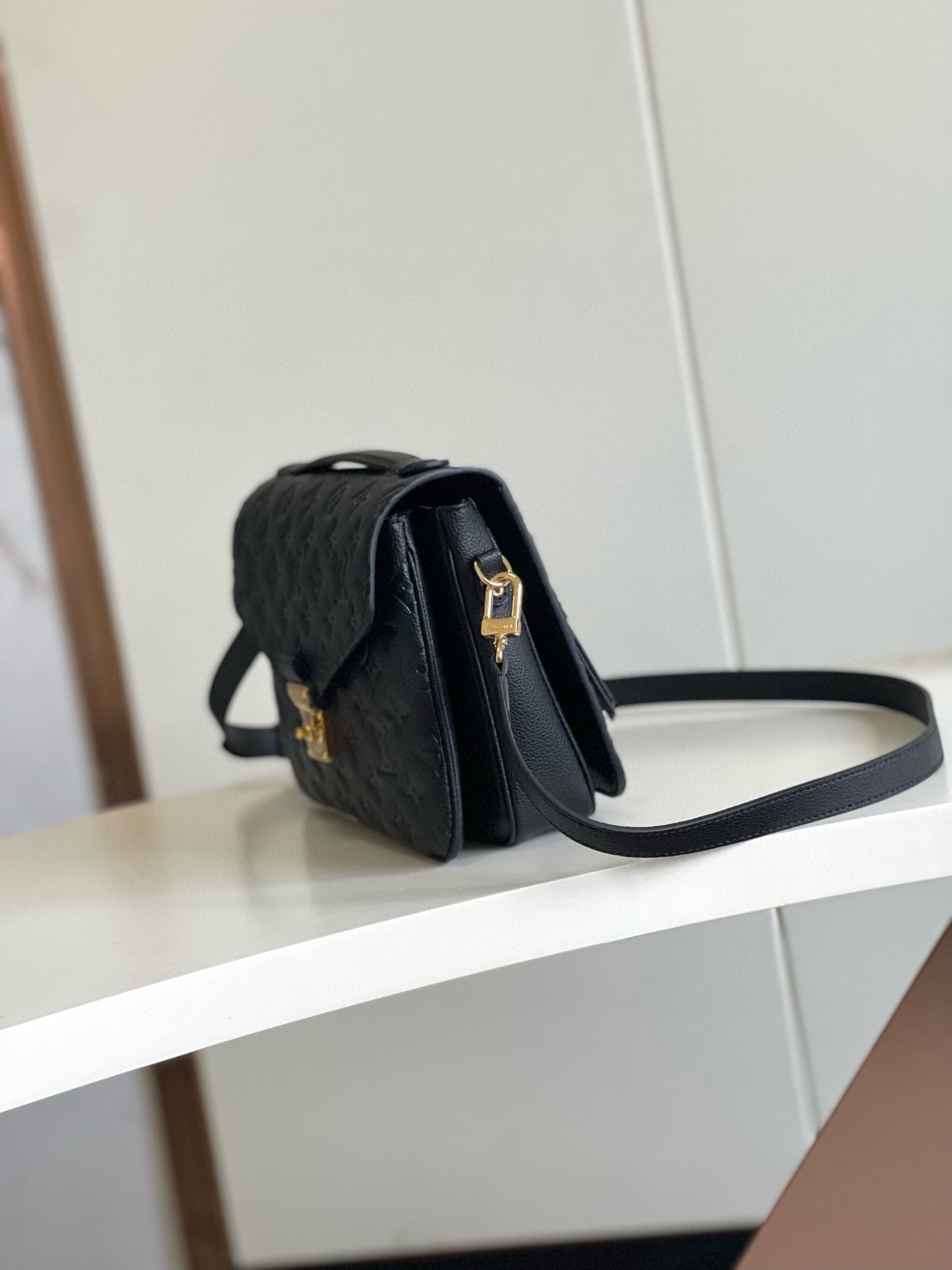 Louis Vuitton Pochette Metis