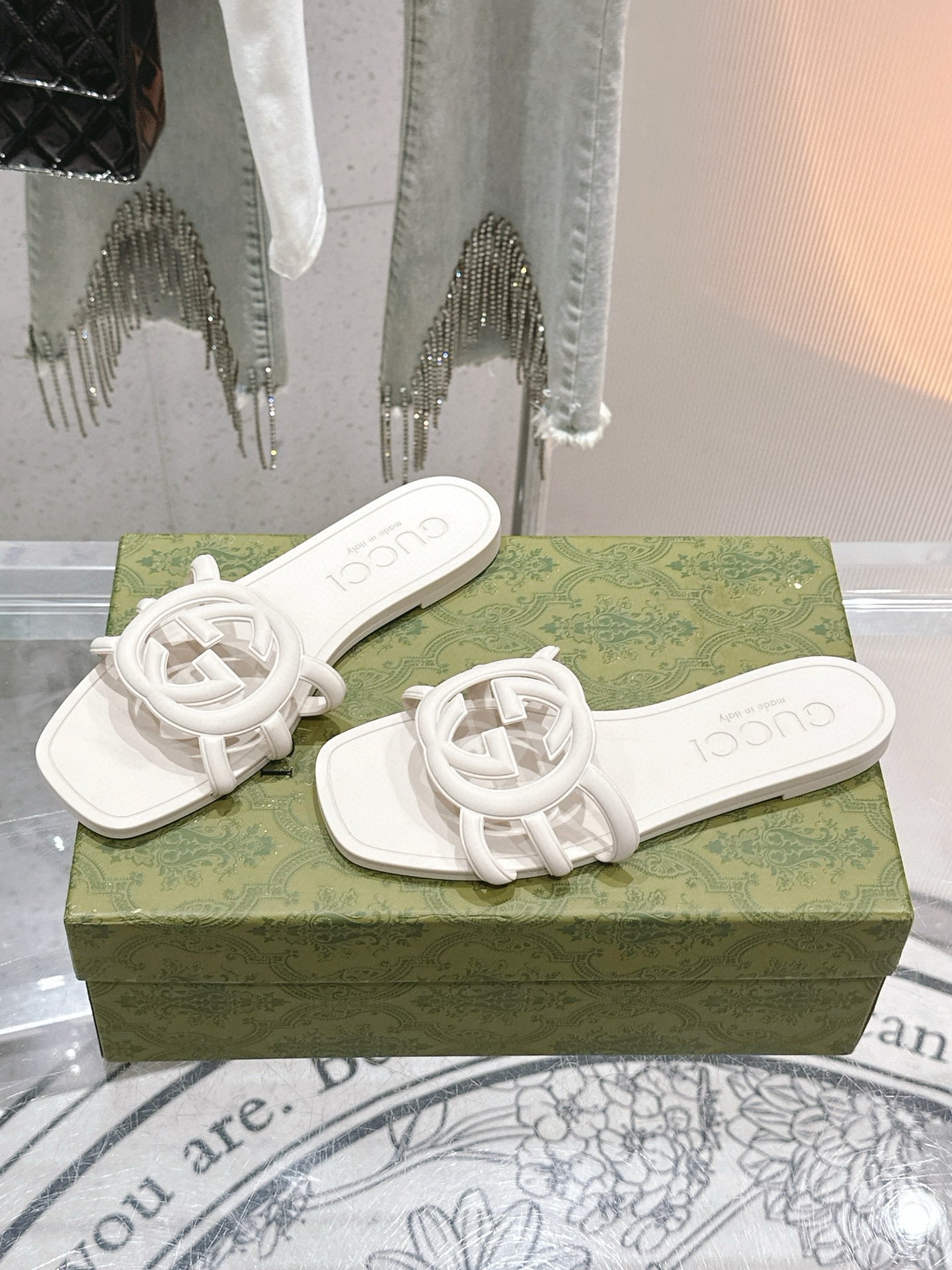Interlocking G Slide Sandal