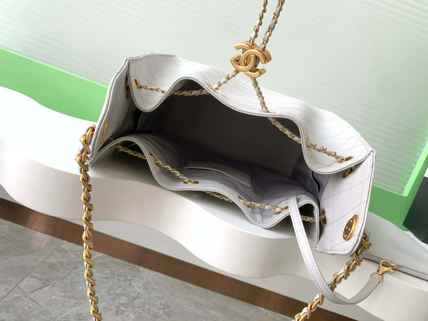 Large 25 Handbag