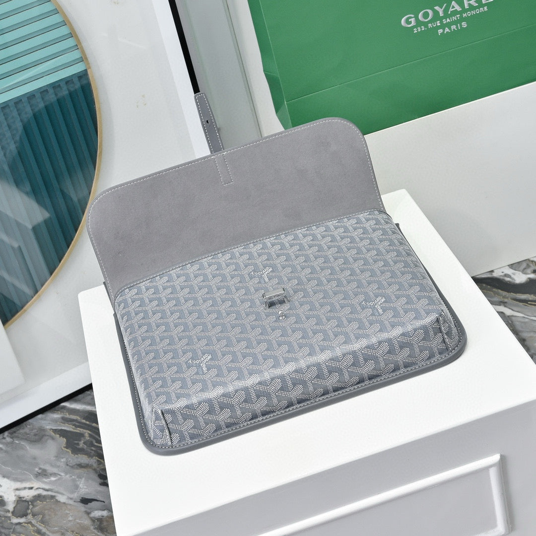 Gyrd Coursıer Messenger