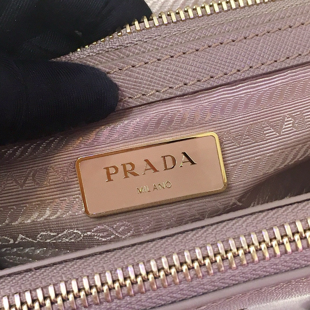 Prada Galleria Medium Saffiano