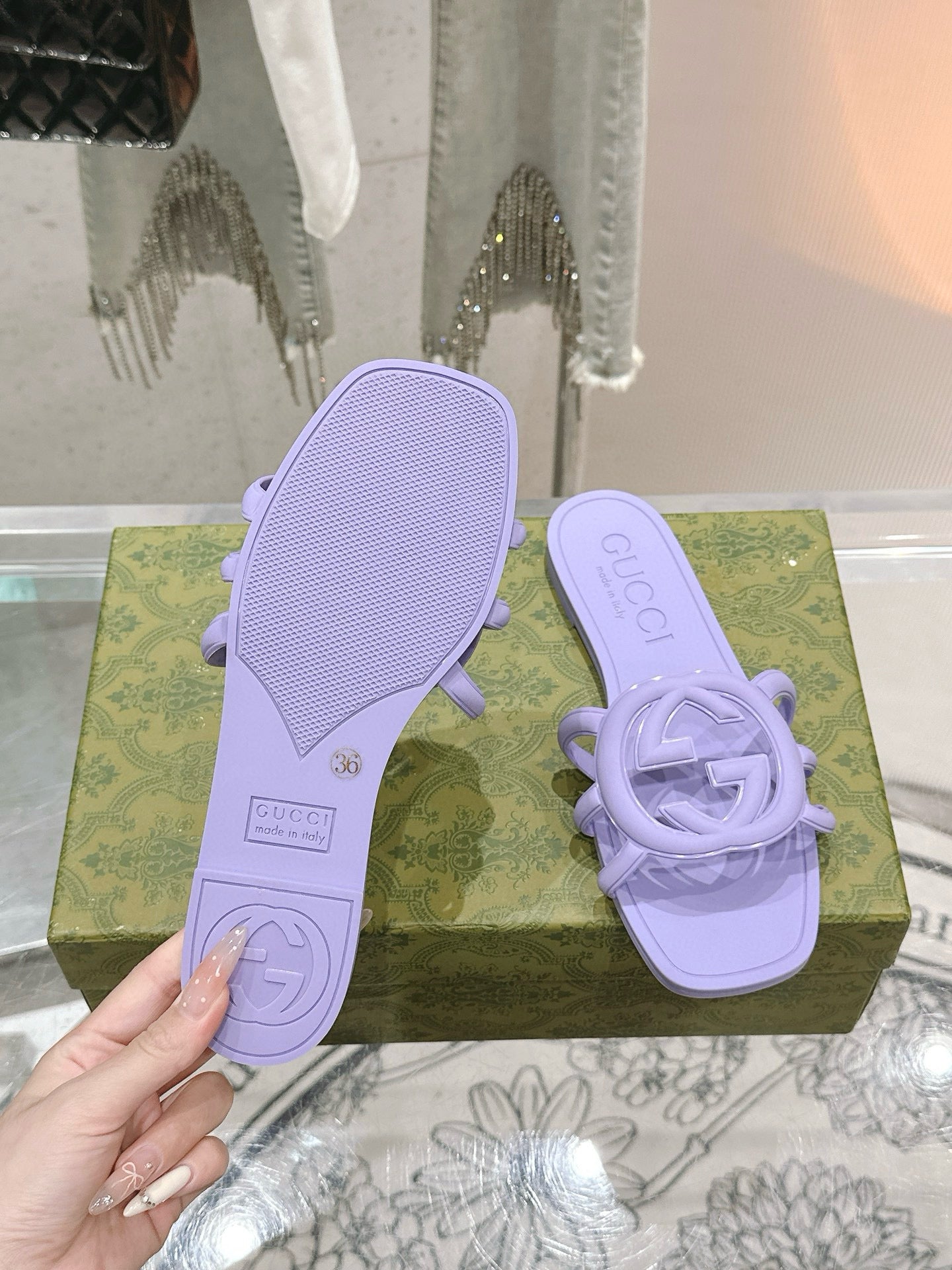 Interlocking G Slide Sandal