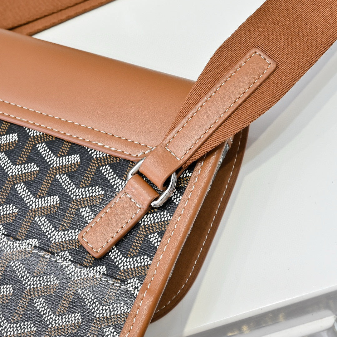 Gyrd Coursıer Messenger