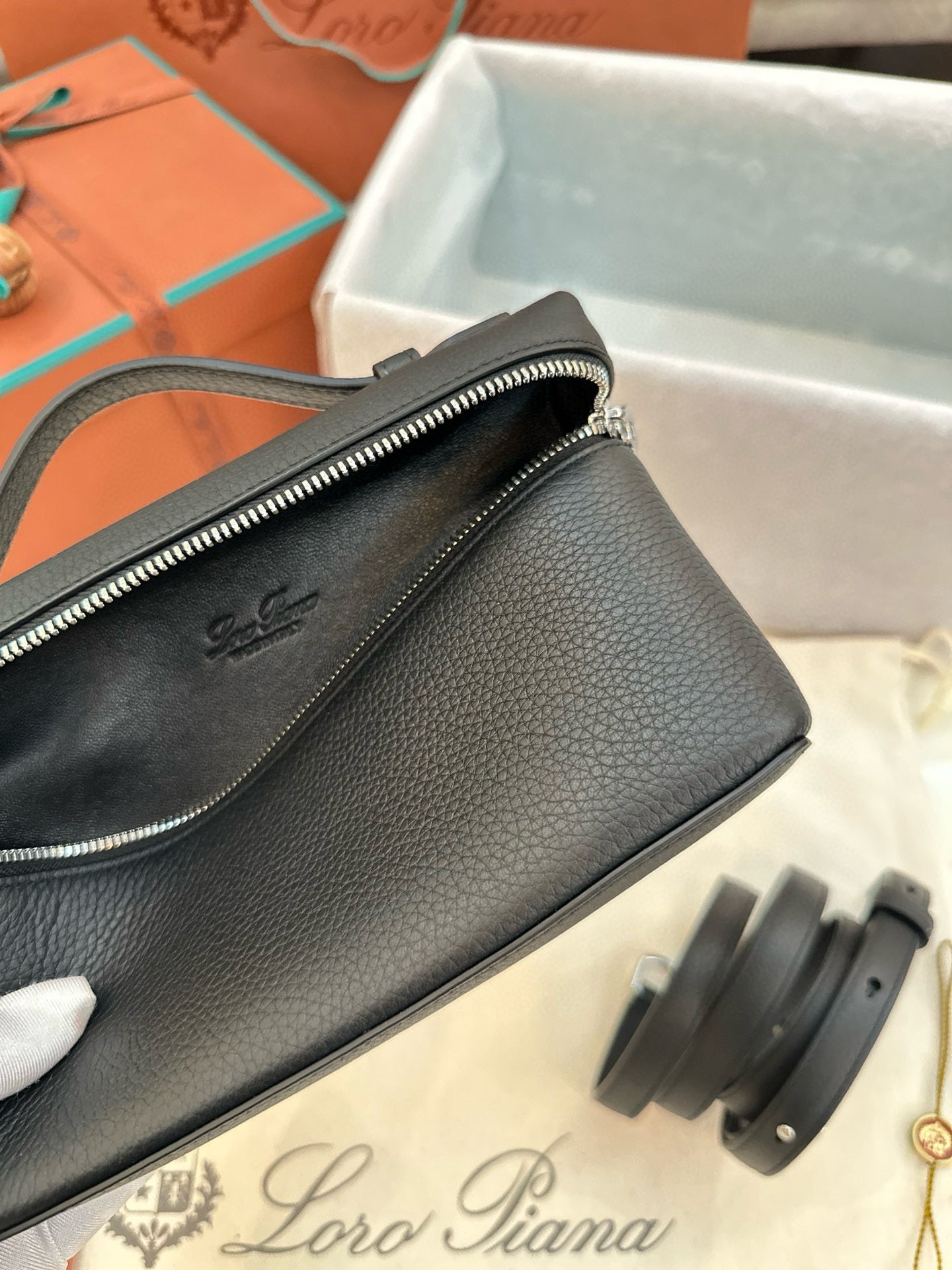 Loro Piana Extra Pocket L19