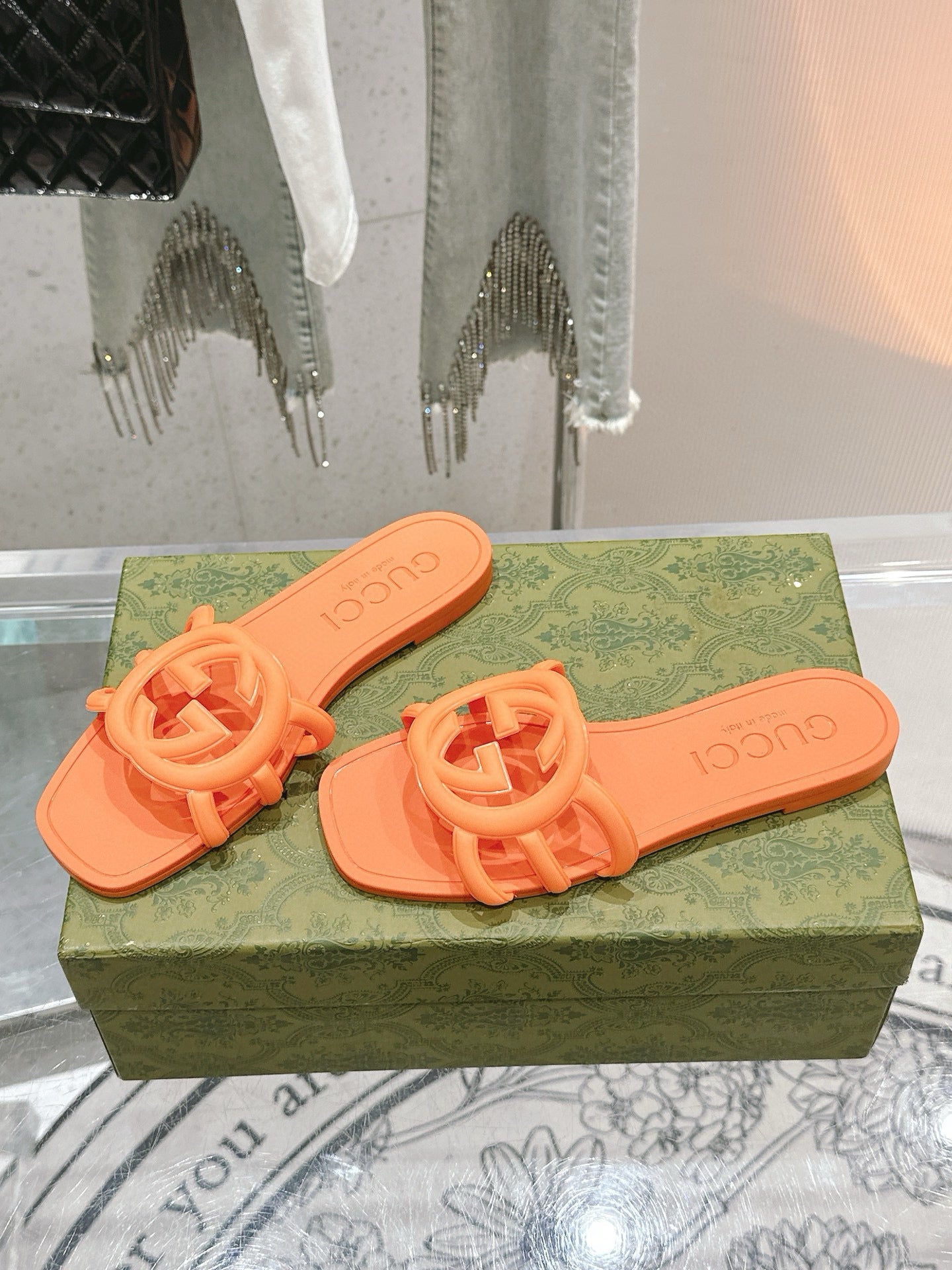 Interlocking G Slide Sandal