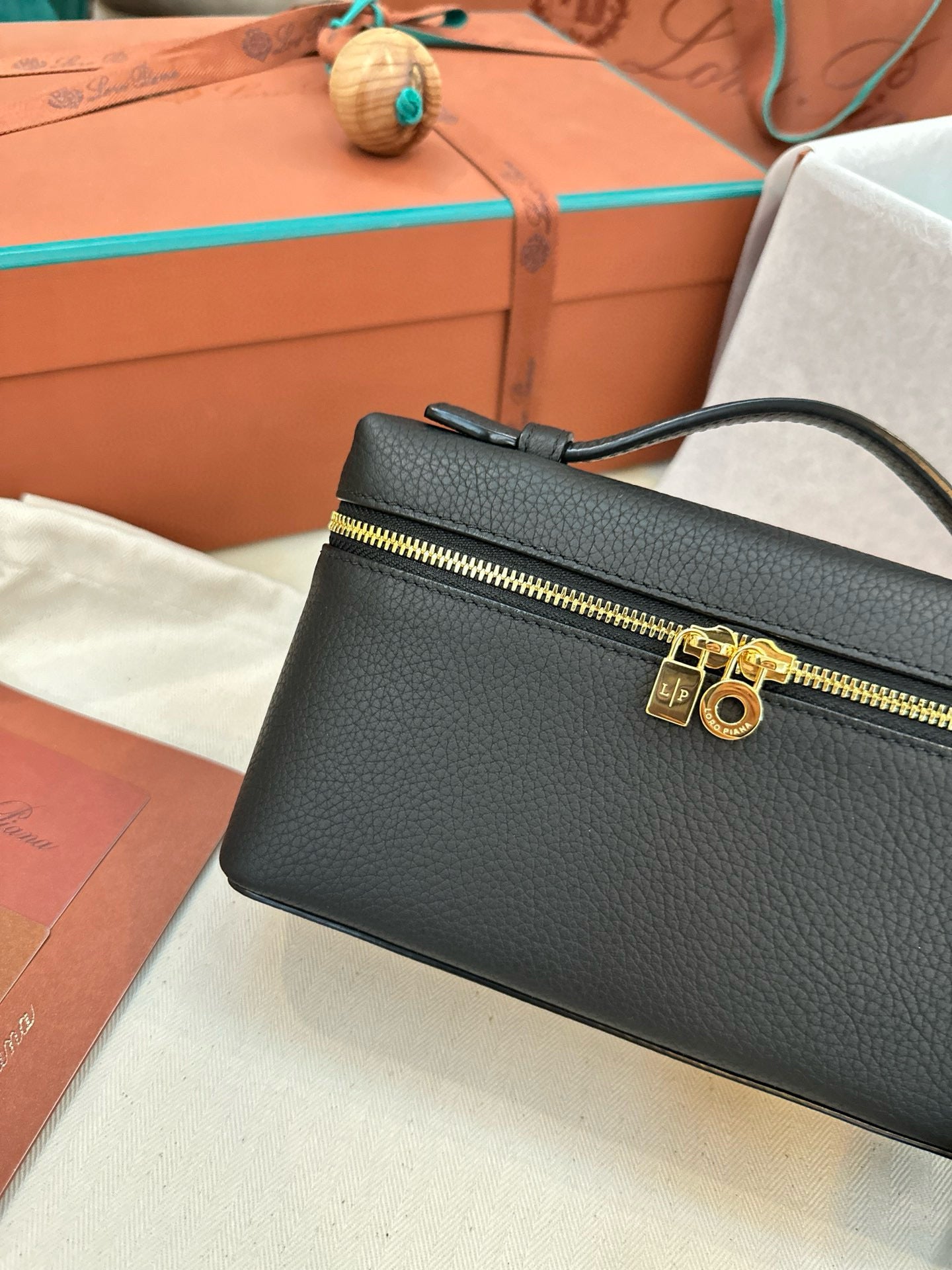 Loro Piana Extra Pocket L19