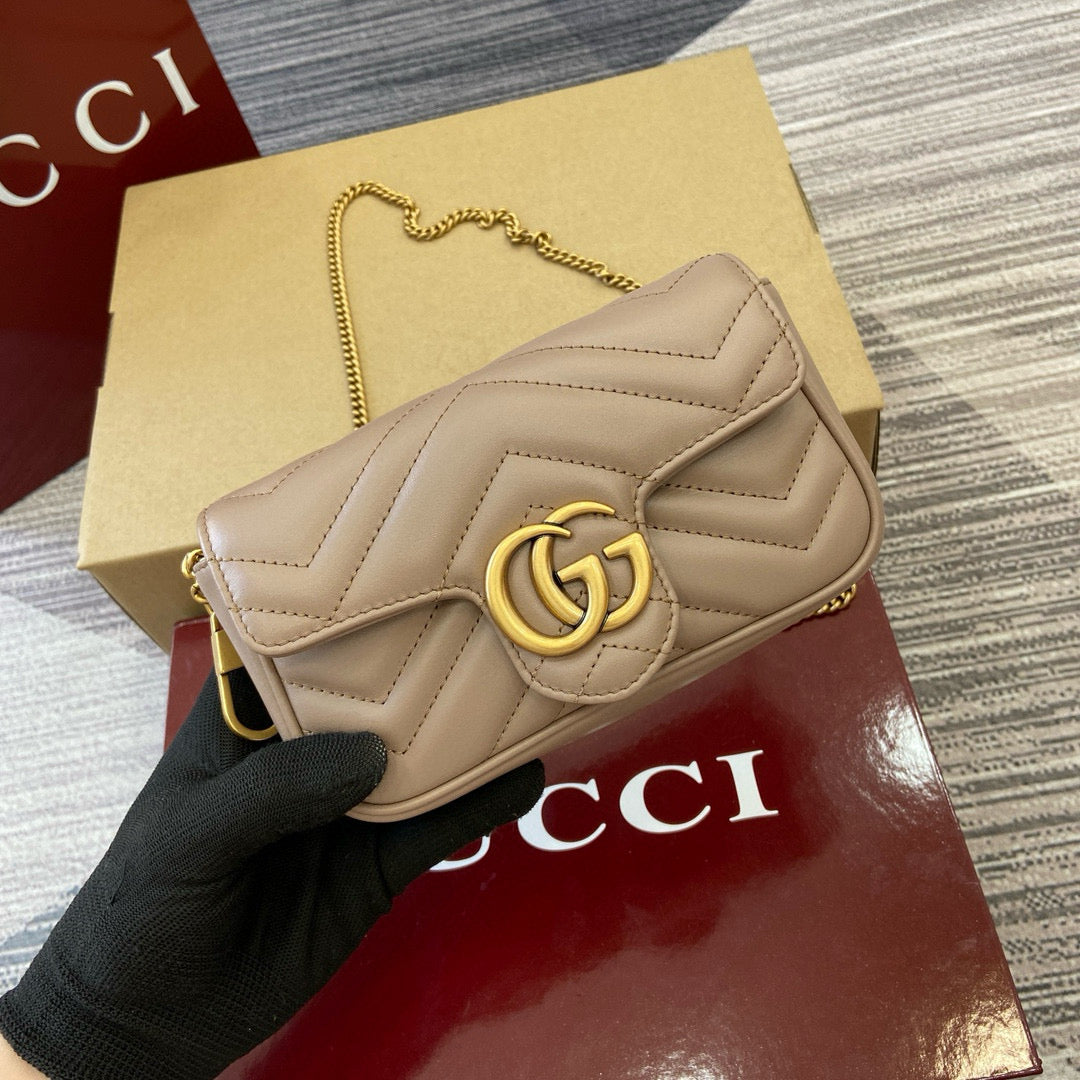Gucci GG Marmont Super Mini