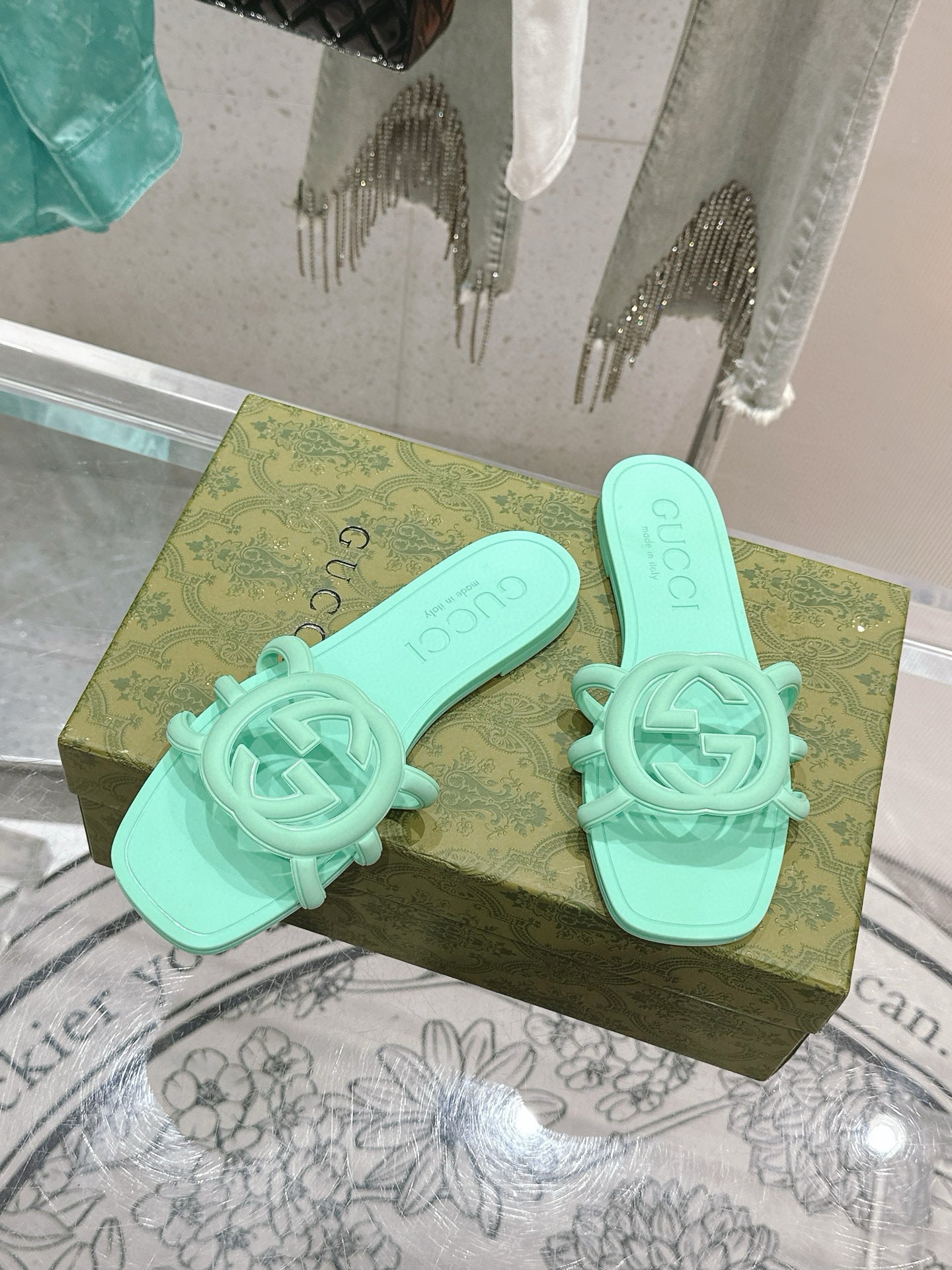 Interlocking G Slide Sandal