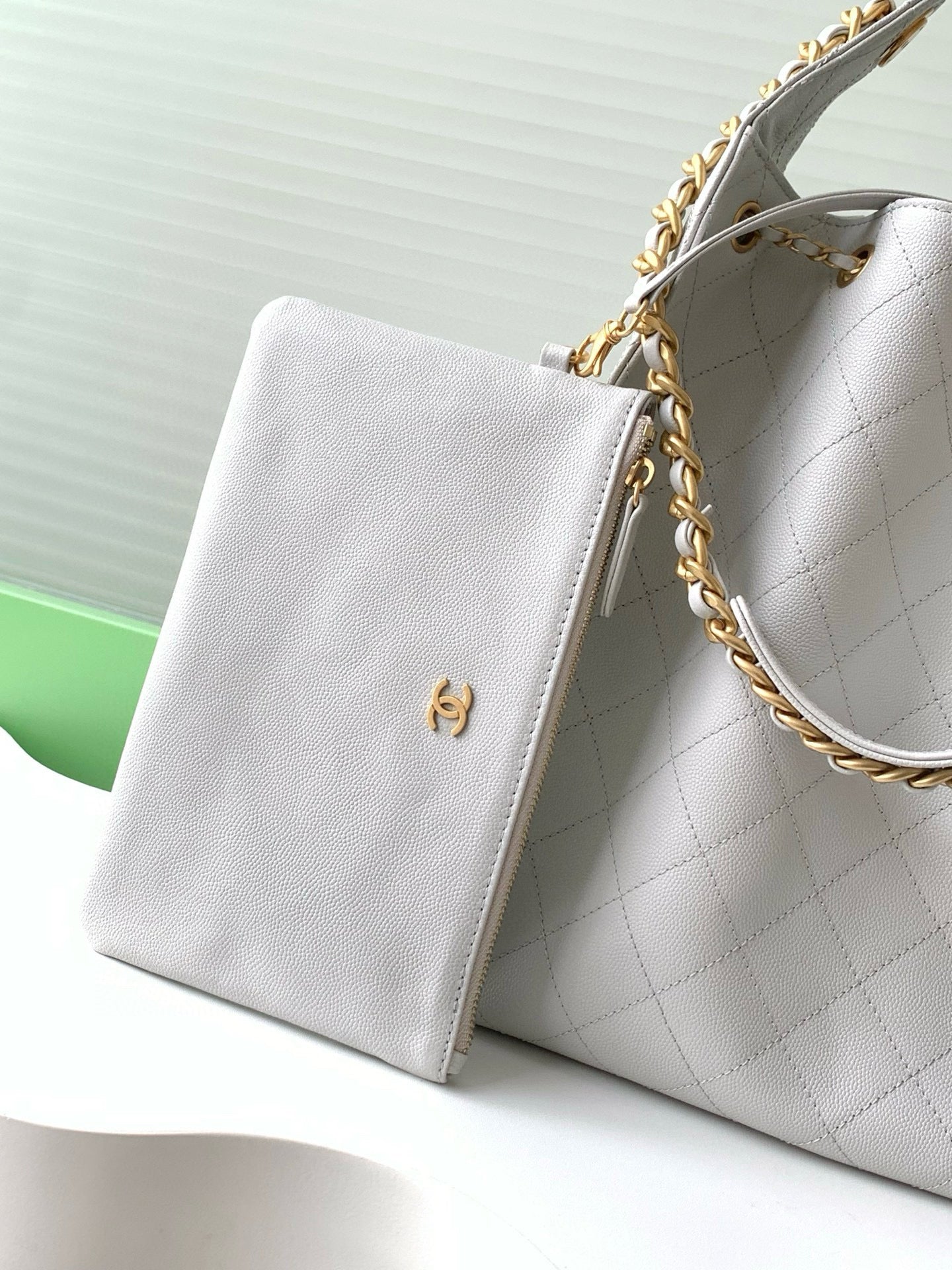 Large 25 Handbag