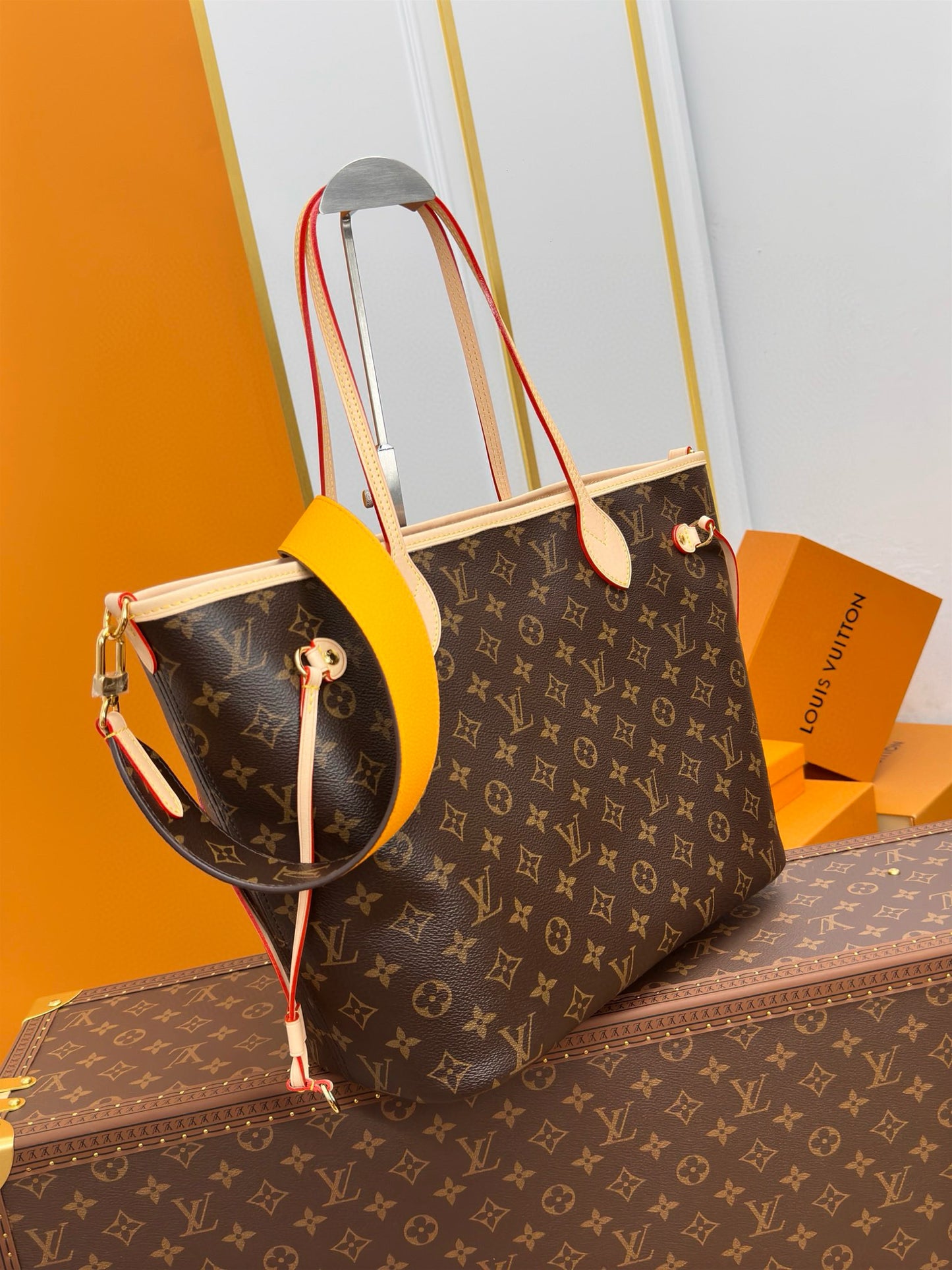 Louis Vuitton Neverfull Bandouliere Inside Out MM