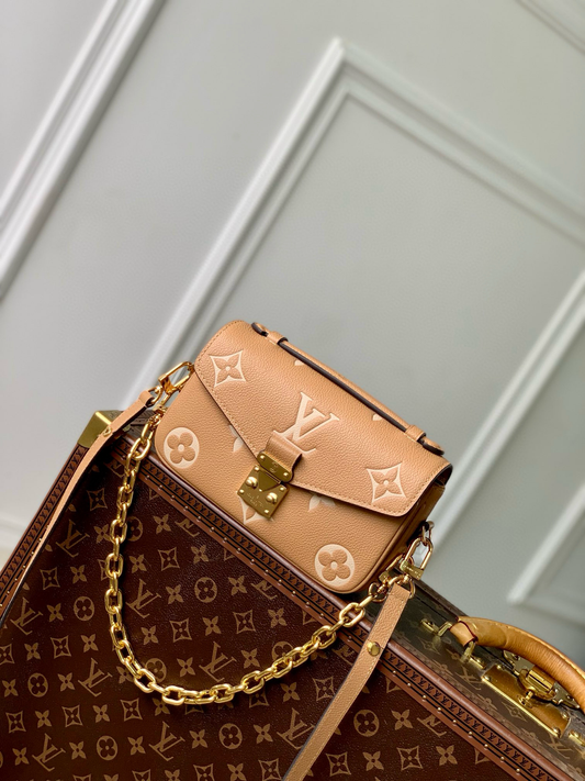 Louis Vuitton Pochette Metis East West