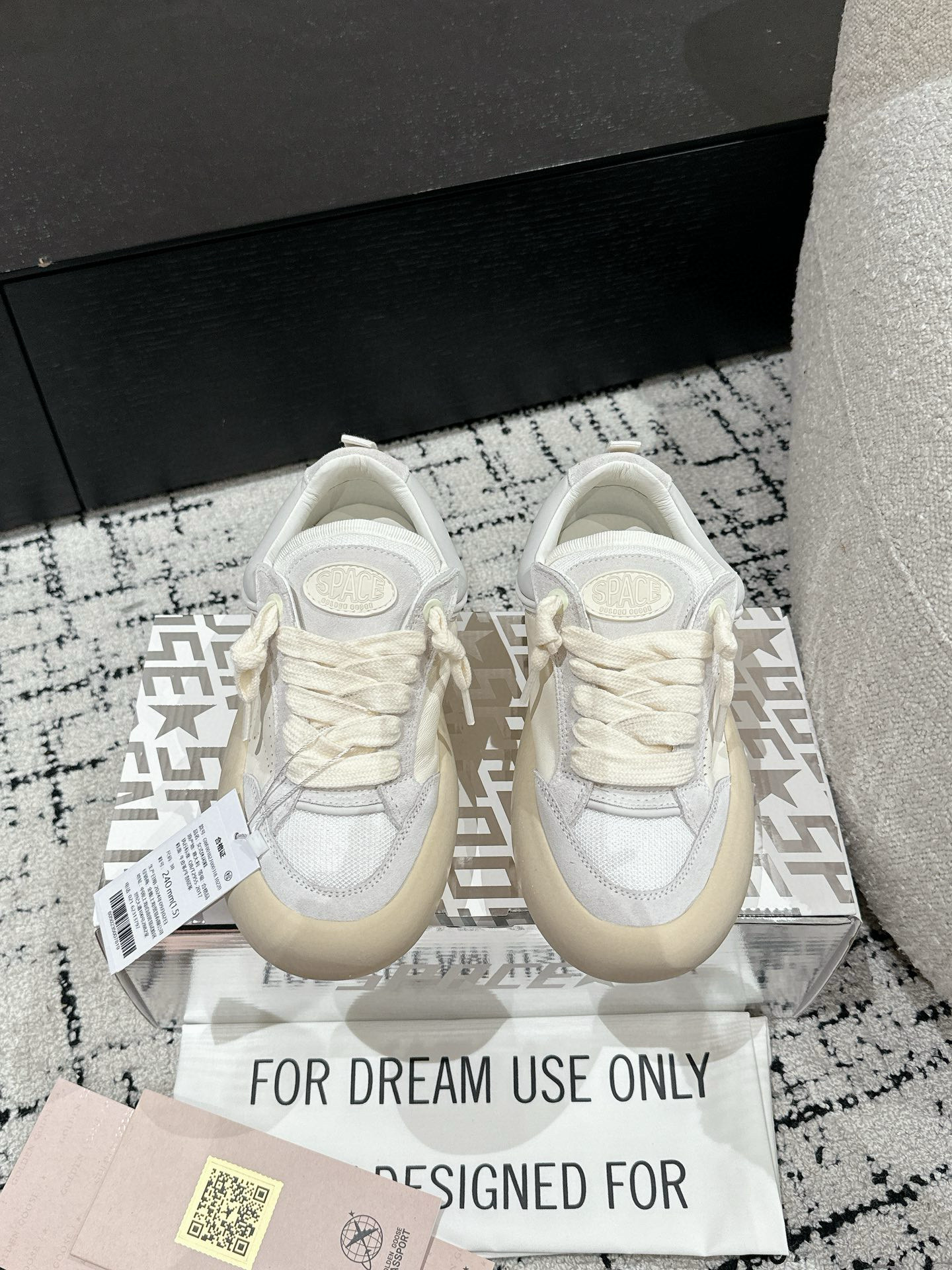 Golden Goose Sneaker