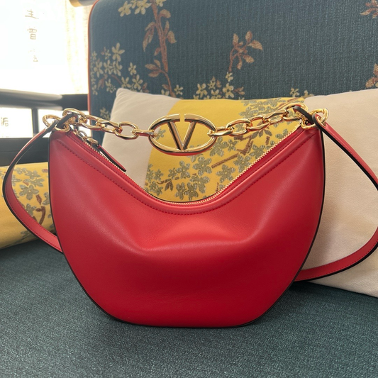 Valentino Vlogo Moon