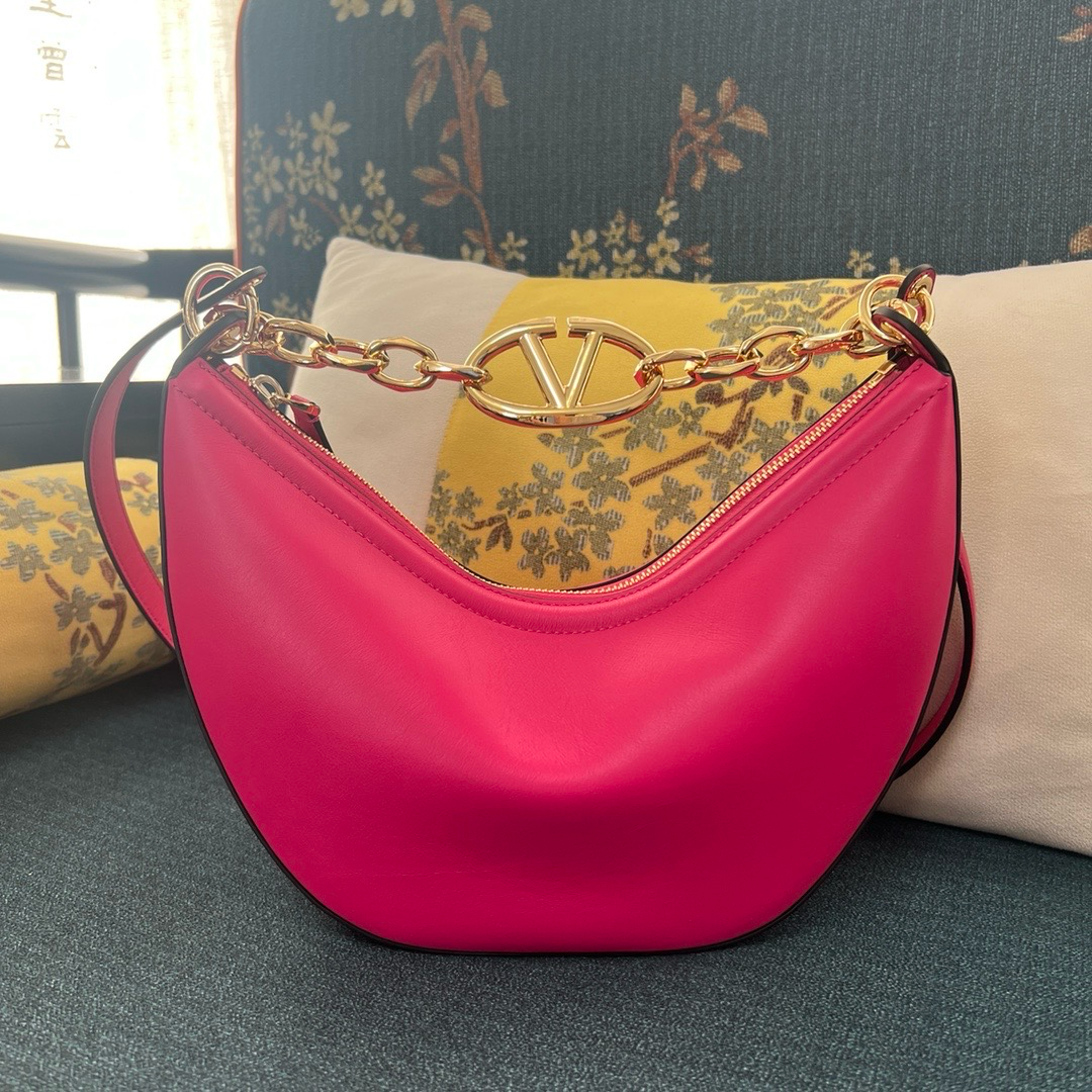 Valentino Vlogo Moon