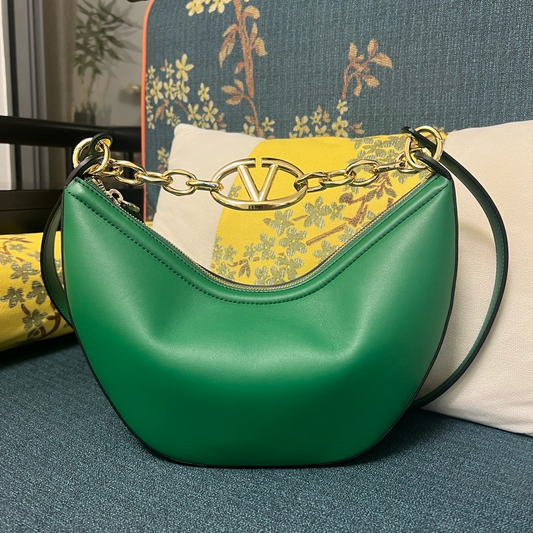 Valentino Vlogo Moon