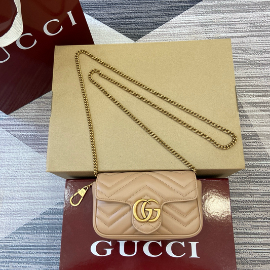 Gucci GG Marmont Super Mini