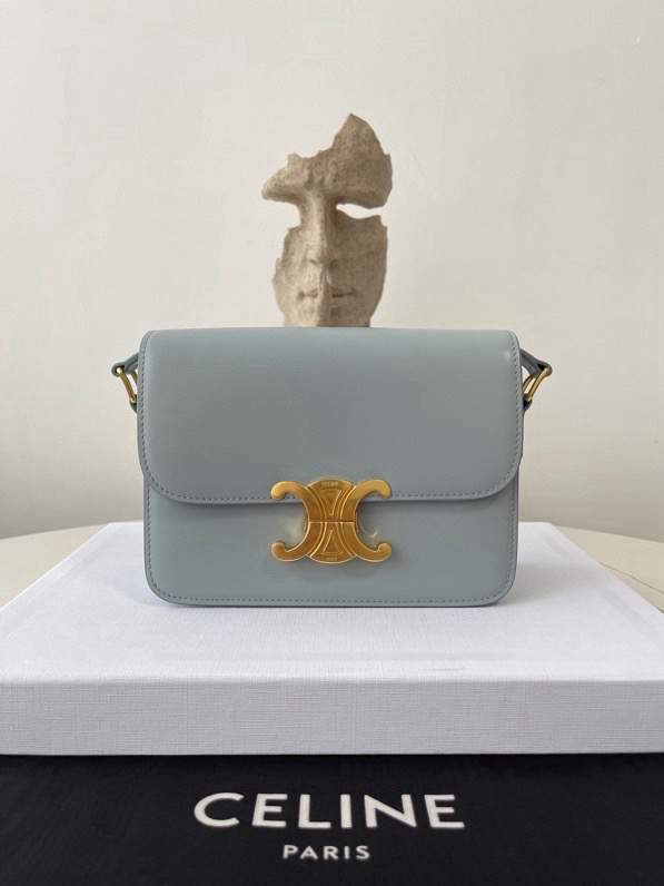 Celine Teen Triomphe