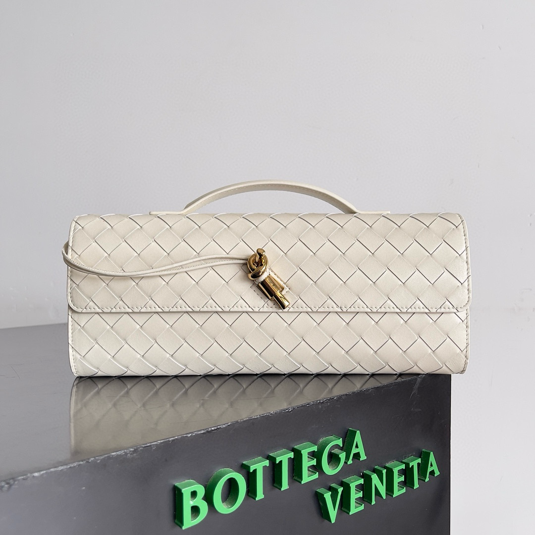 Bottega Veneta Andiamo Clutch