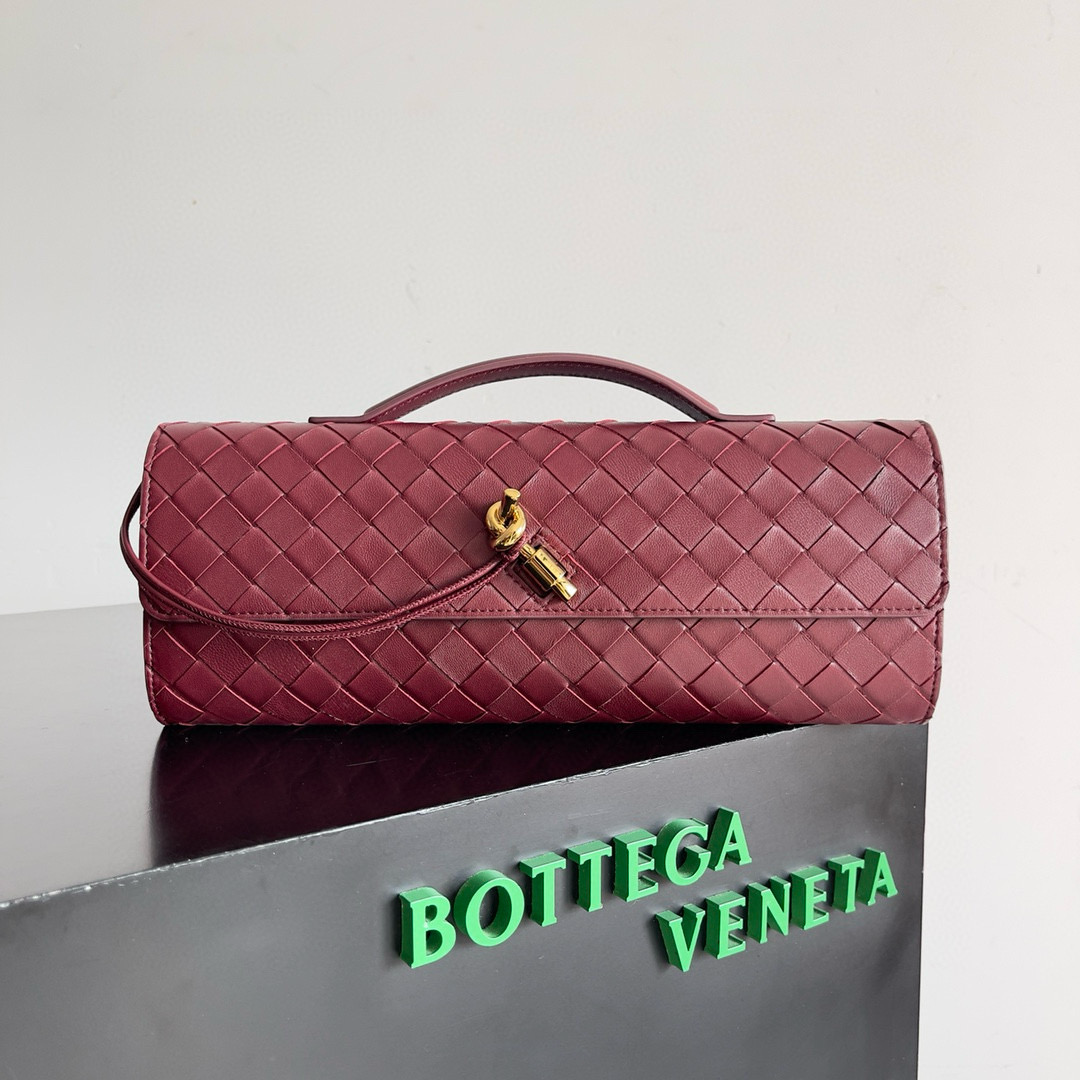 Bottega Veneta Andiamo Clutch