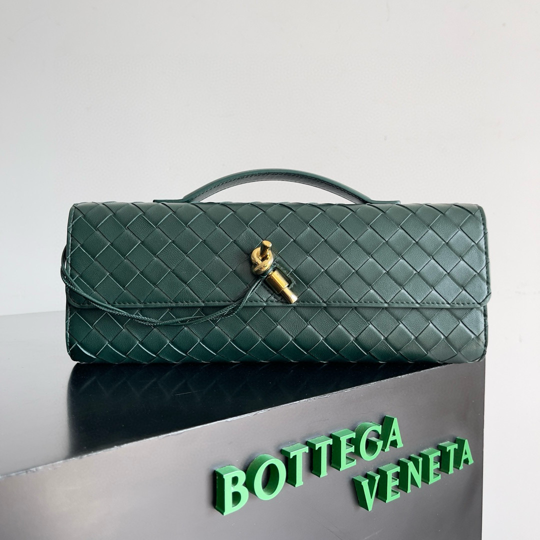 Bottega Veneta Andiamo Clutch