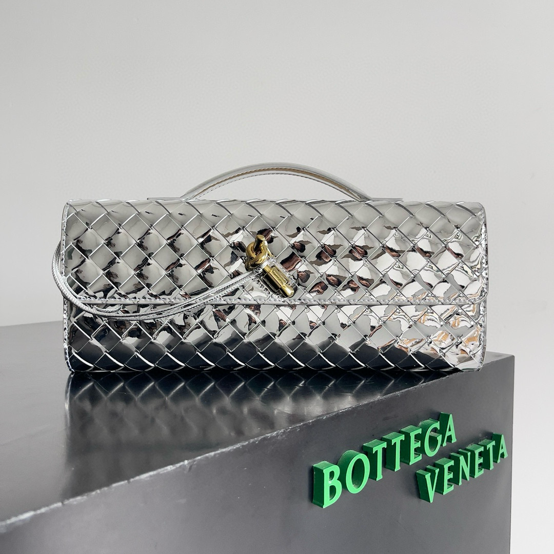 Bottega Veneta Andiamo Clutch