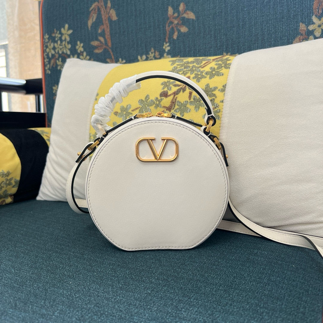 Valentino Vlogo