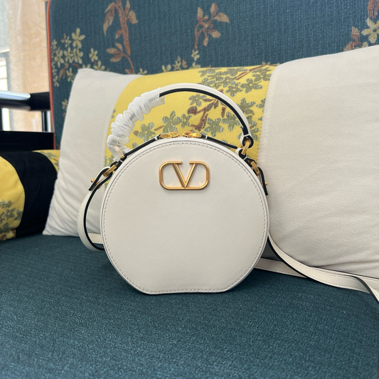 Valentino Vlogo