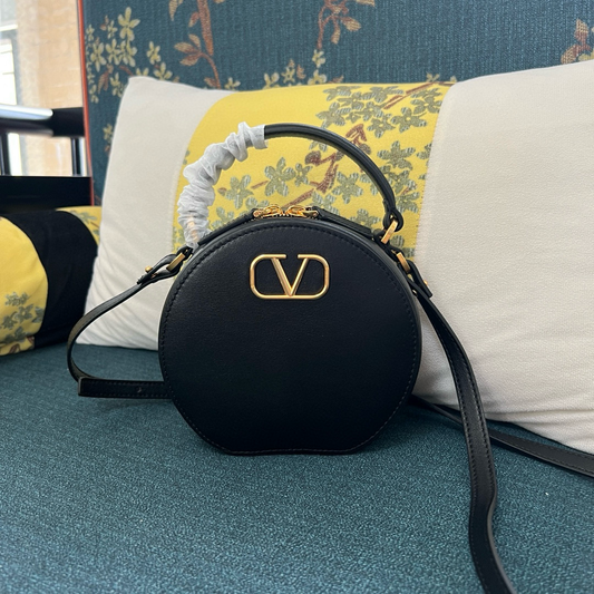 Valentino Vlogo