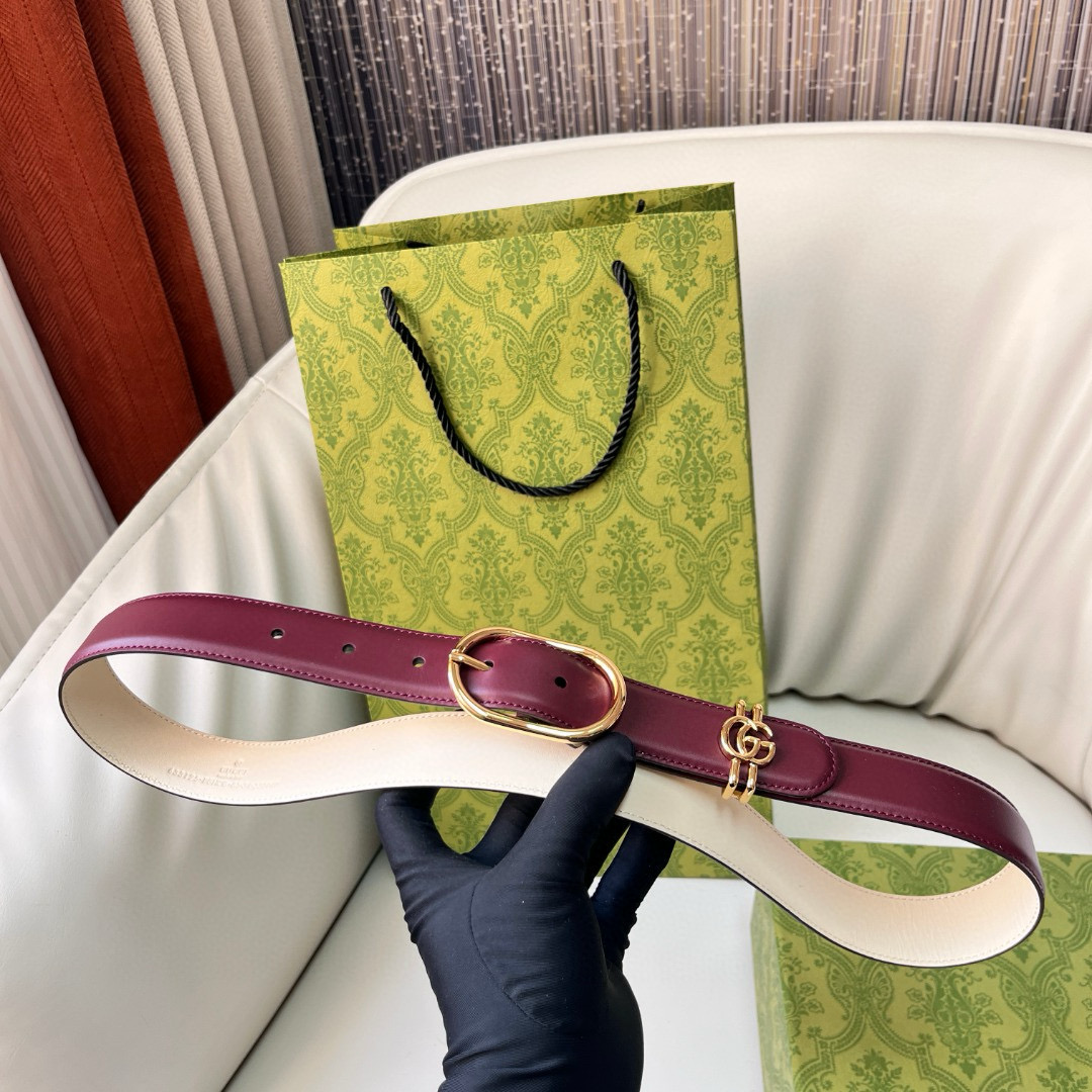 Gucci With Oval Buckle Belt