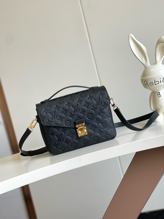 Louis Vuitton Pochette Metis