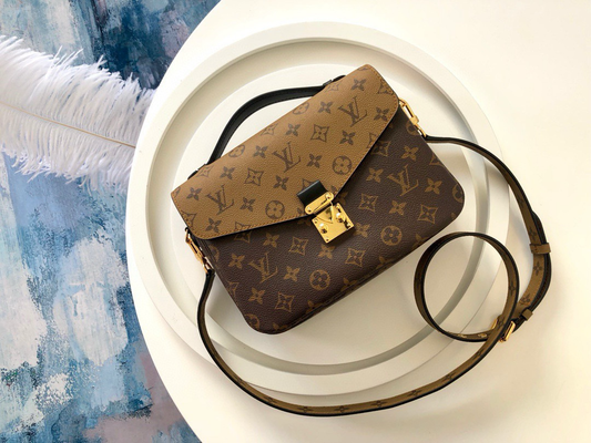 Louis Vuitton Pochette Metis