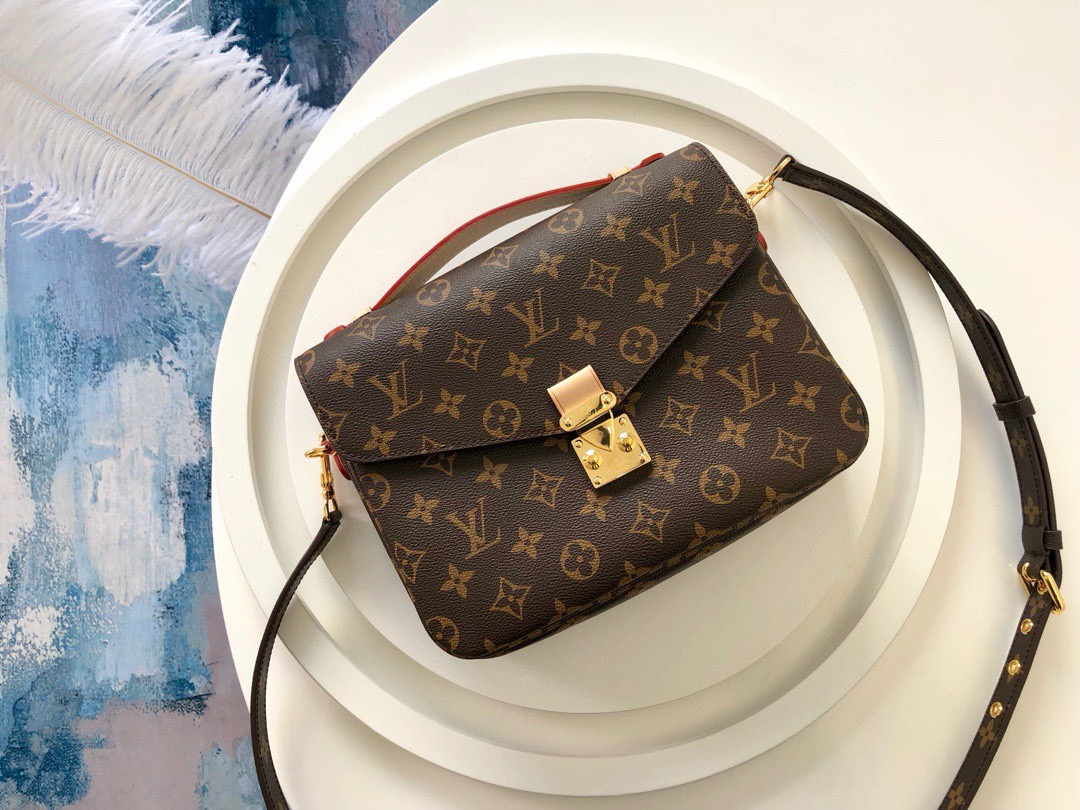 Louis Vuitton Pochette Metis