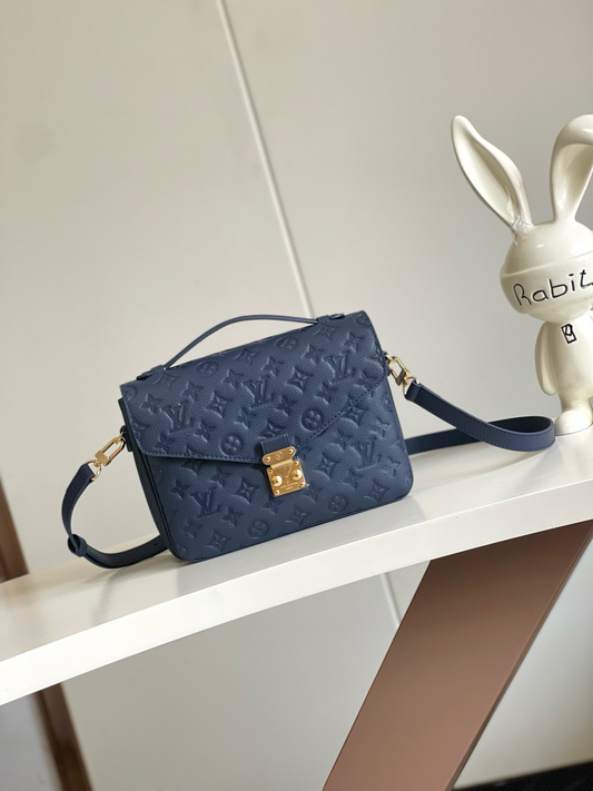 Louis Vuitton Pochette Metis