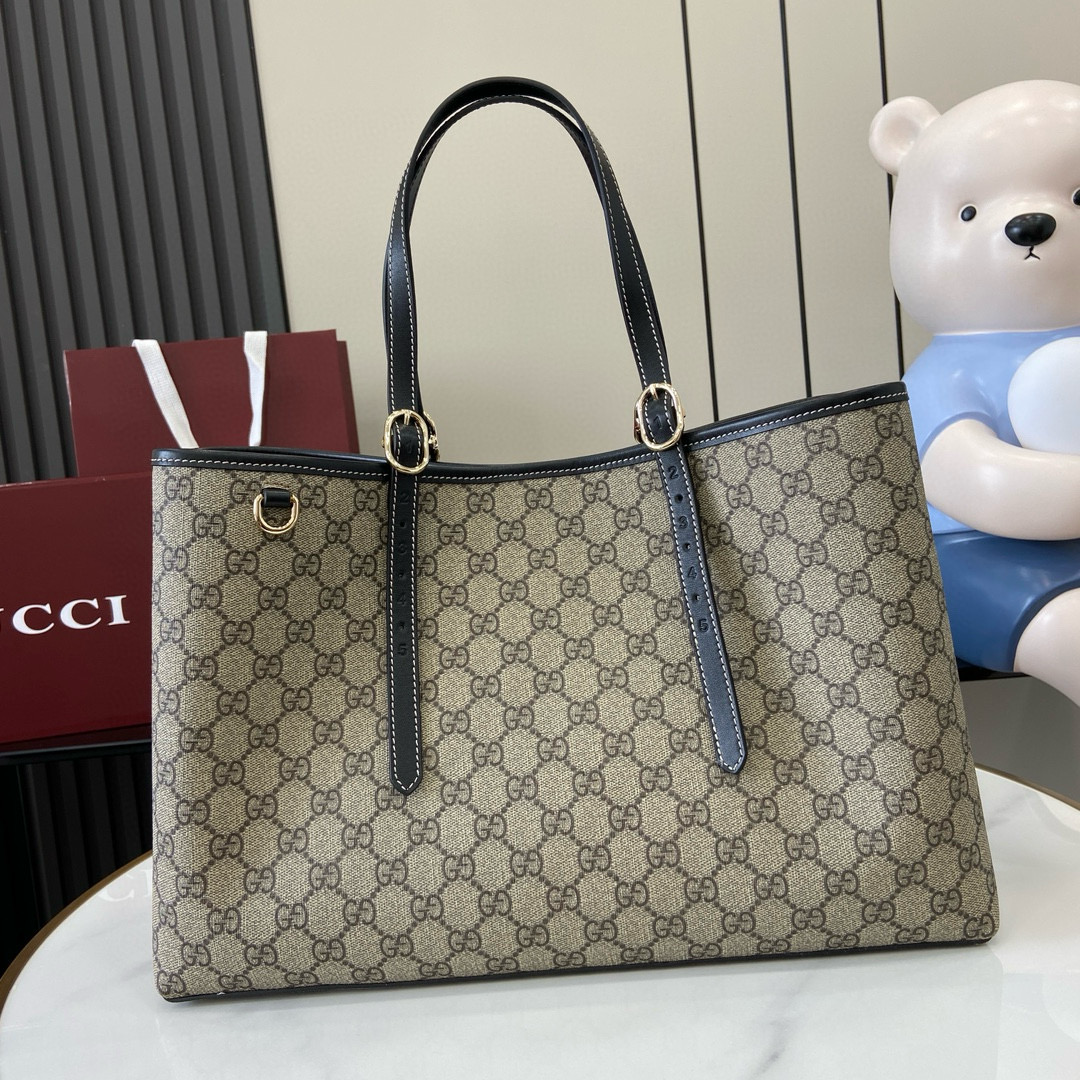 Gucci Emblem Medium Tote Bag