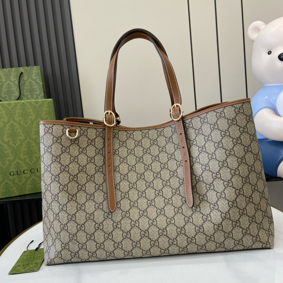 Gucci Emblem Medium Tote Bag