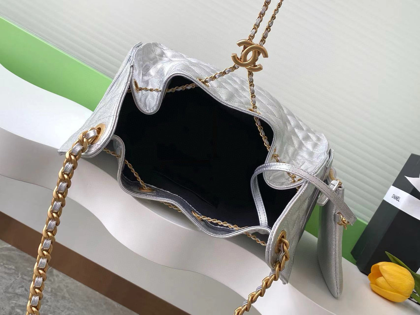 Large 25 Handbag