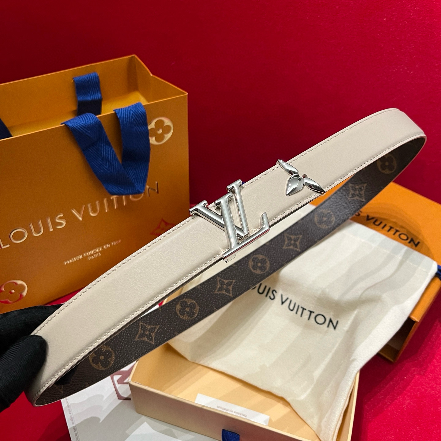 Louis Vuitton Pretty Lv 30 mm Reversible Belt